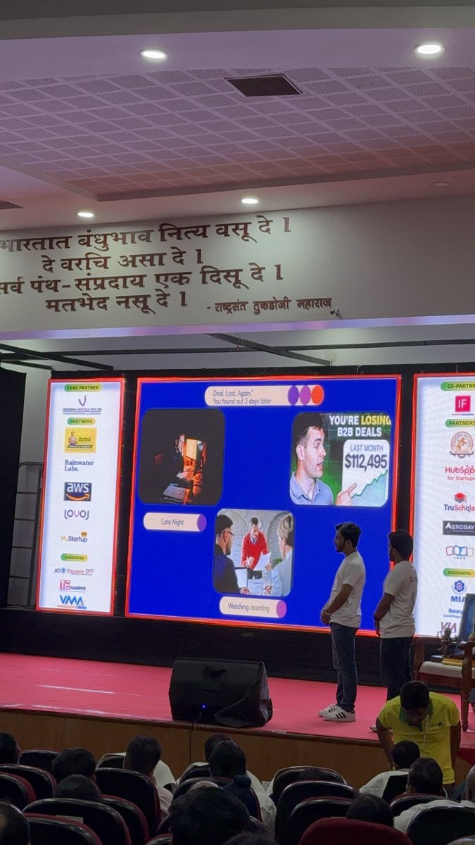 Startup founder presenting to the jury panel at Innopreneurs Season 12 Viksit Bharat Conclave Nagpur
